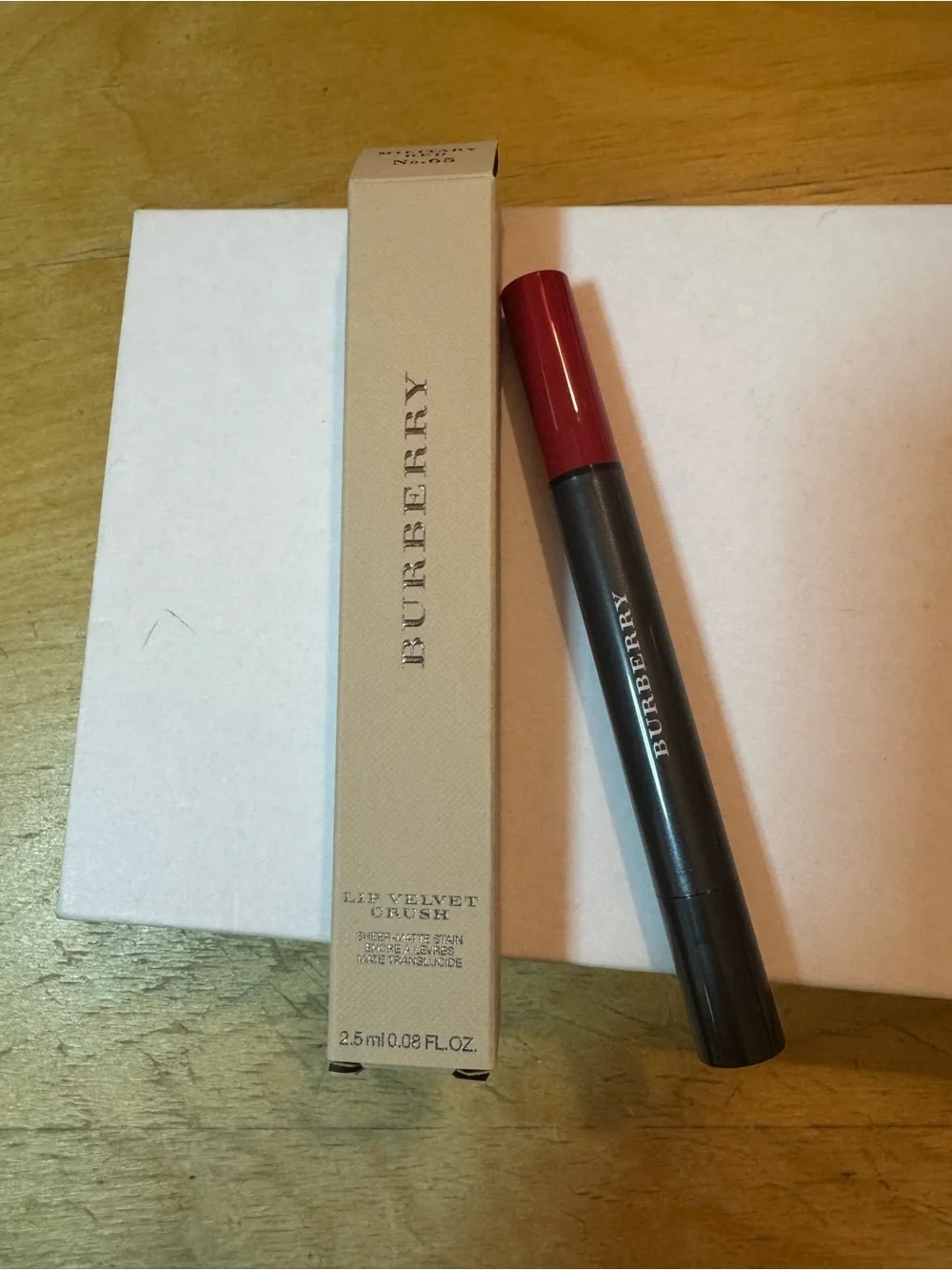 BNIB Burberry Lip Velvet Crush Sheer-Matte Stain - Military Red No. 65 💋💄
